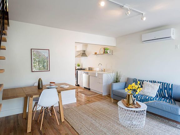 2nd image of 1926 Clinton St APT 9