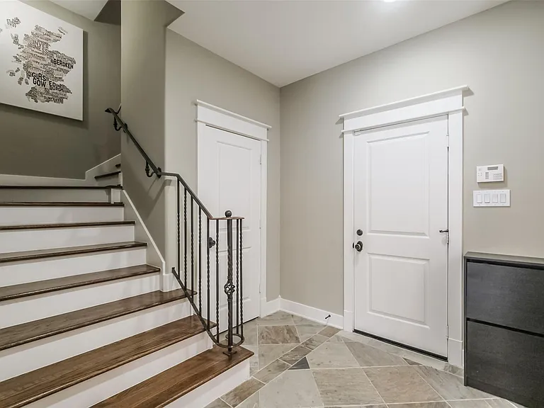 166 Reinicke St — Photo 11