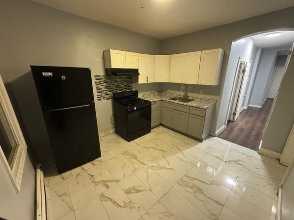 53 Tillinghast St #1R