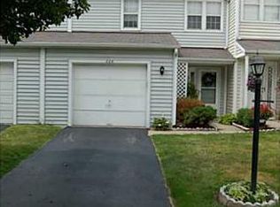 606 Carla Dr, Pittsburgh, PA 15238