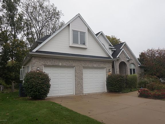 2nd image of 1866 Cricket Ln