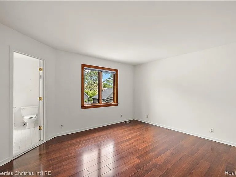 2635 Dorchester Rd — Photo 27