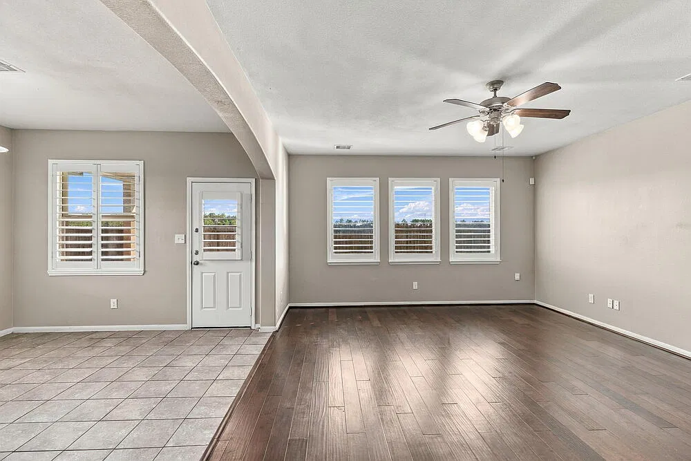 4 bed, 2.5 bath, 2479 sqft, $2,870 — Photo 4