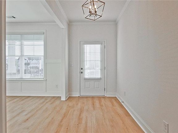 3rd image of 5903 Spring Way
