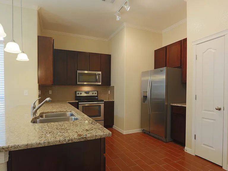 Bella Estancias Apartment Homes — Photo 17