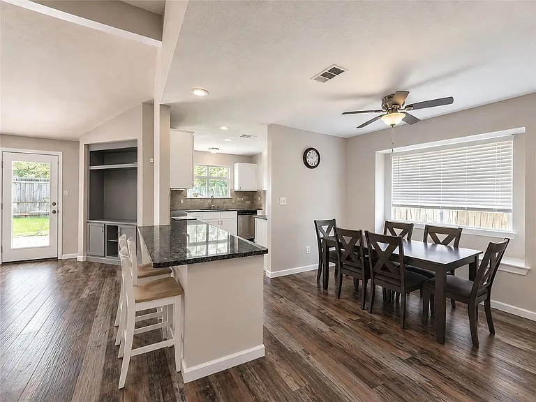 12710 Fenimore Ct — Photo 5