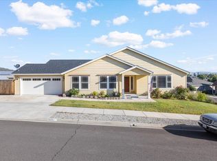 455 N Deanjou Ave, Eagle Pt, OR 97524