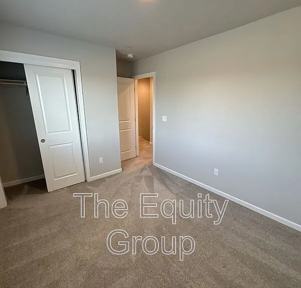 505 S Summit St #103 — Photo 10