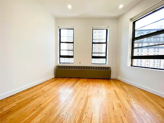 Rented by Bond New York | media 41