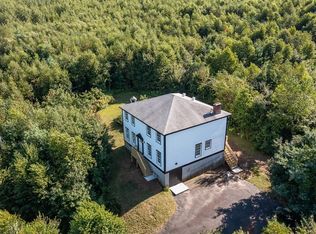 26 Hollow Rd, Brimfield, MA 01010
