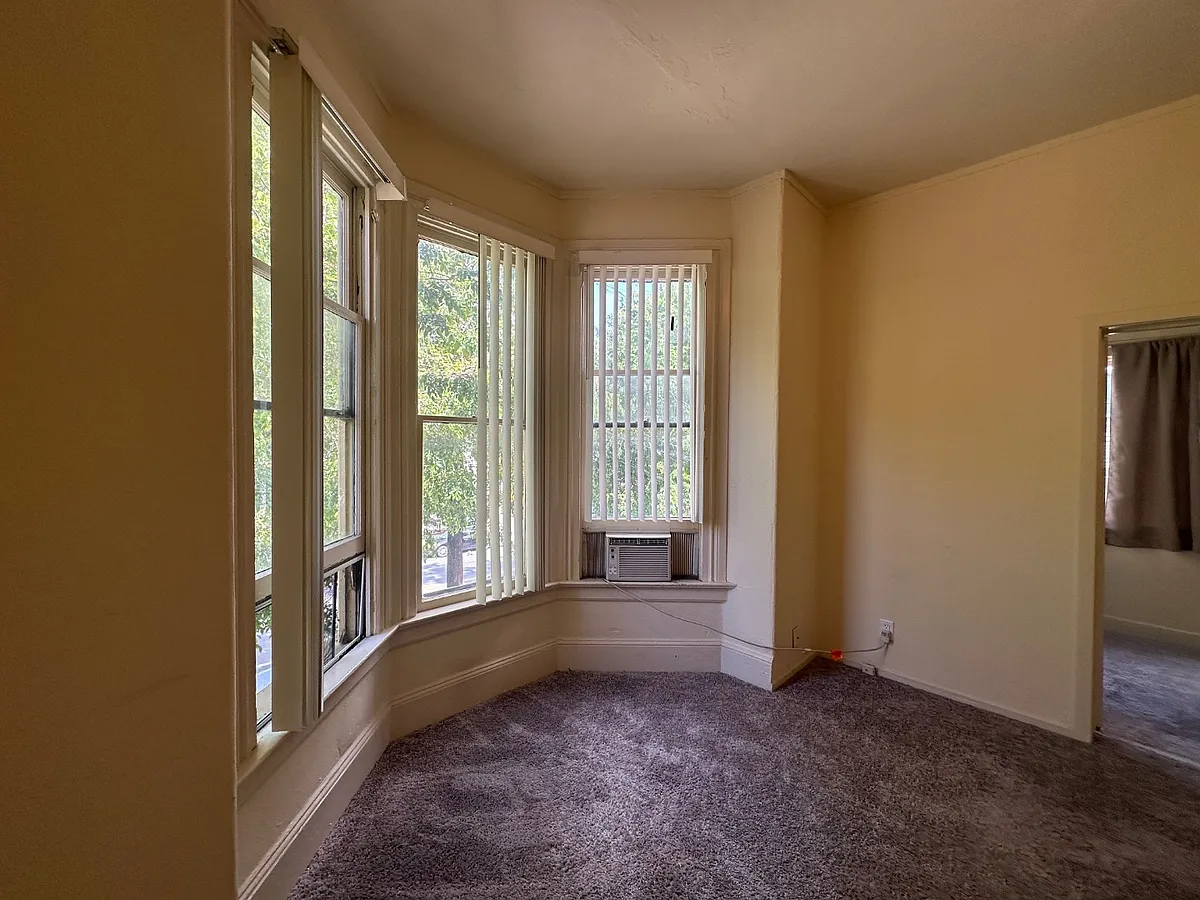 Building Photo - 345 N 3rd St #3