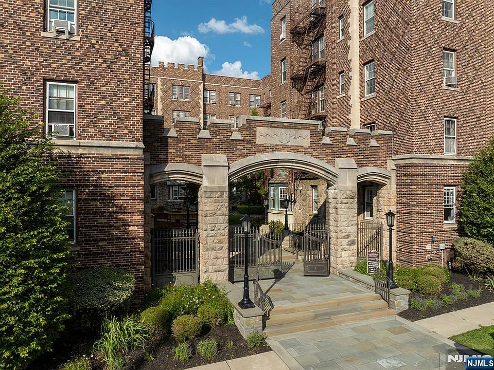 1st image of 275 Engle St #B1-a