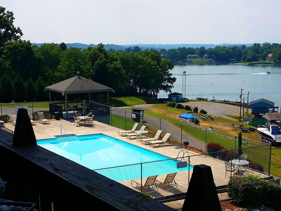 1st image of 16109 Smith Mountain Lake Pkwy Unit F3