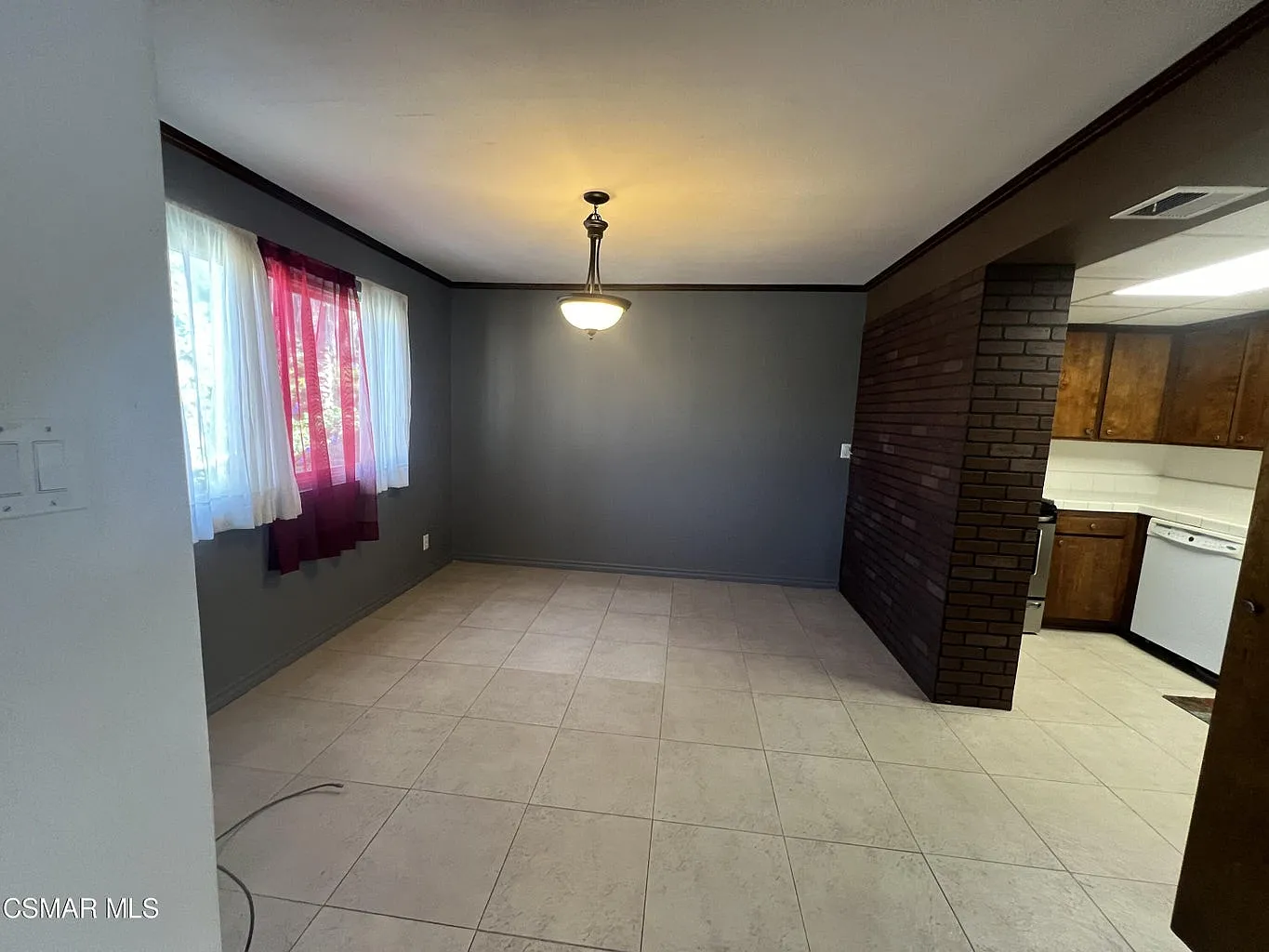 2 bed, 1000 sqft, $2,400 — Photo 3