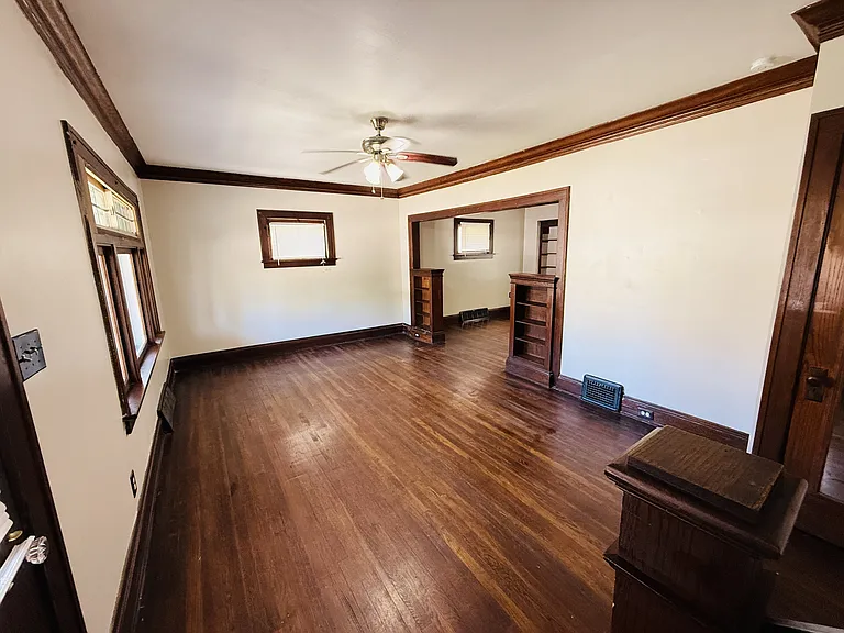 4123 Stickney Ave — Photo 8