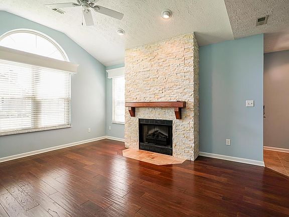 3rd image of 3903 Ivygate Pl