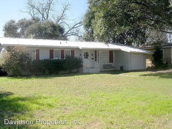 1st image of 348 Larchmont Dr