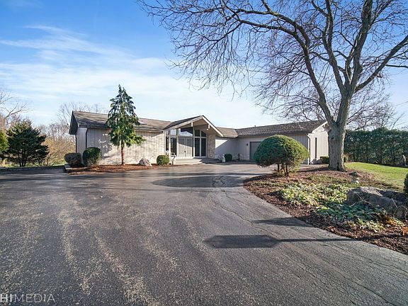2nd image of 19707 Woodside Dr