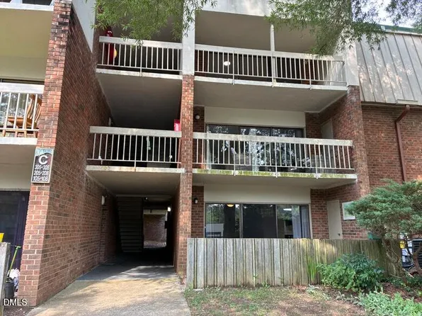 500 Umstead Dr, Chapel Hill, NC 27516