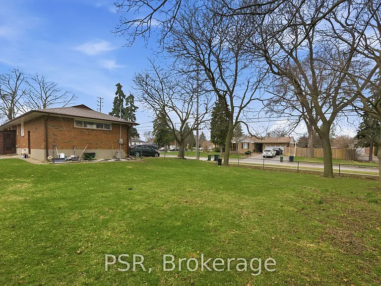 27 Kingsview Blvd #1 — Photo 23