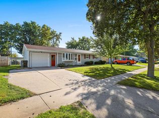 923 Amhart Dr, De Pere, WI 54115