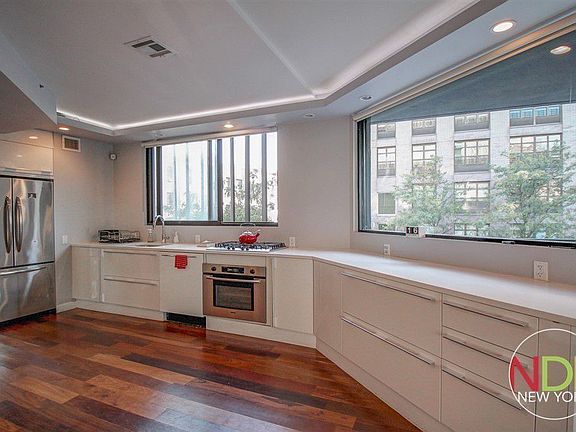 2nd image of 268 Wythe Ave #B2