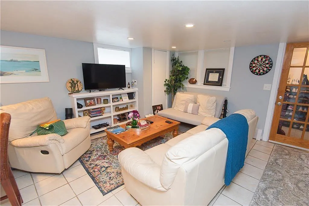 1 bed, 900 sqft, $1,750 — Photo 3
