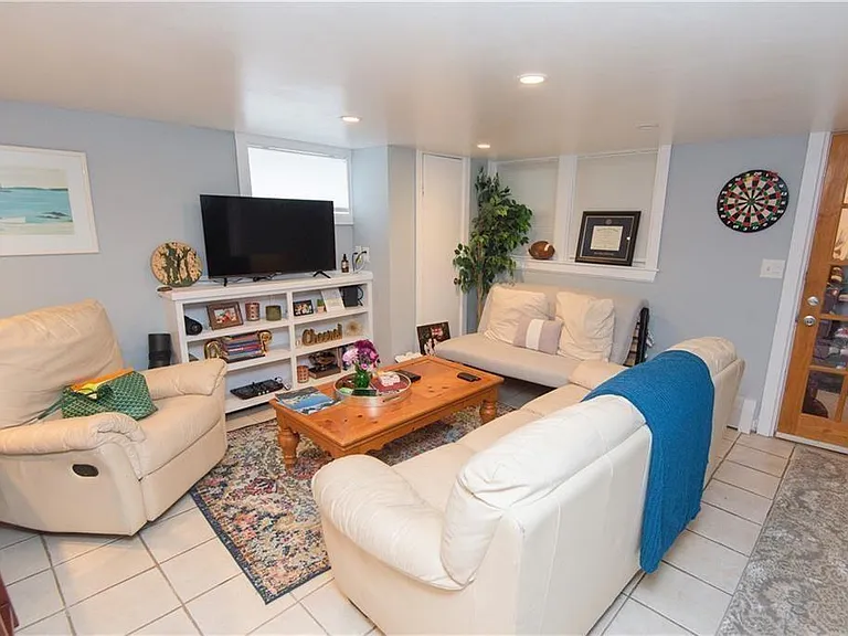 11 Crescent Rd #1 — Photo 3