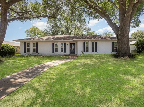 2404 Windsor Pl, Plano, TX 75075