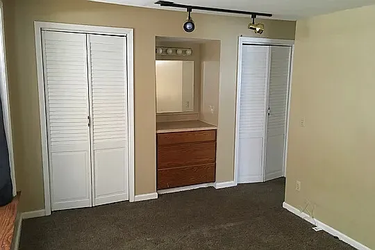 1179 Genesee St — Photo 3