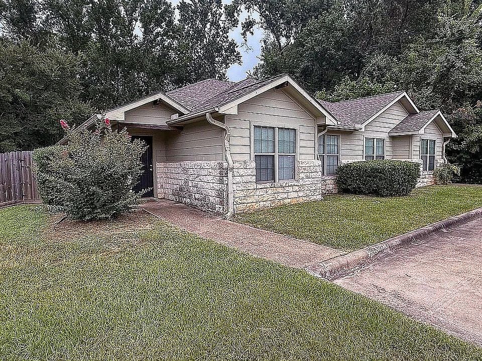 1st image of 154 Sendero Dr #154