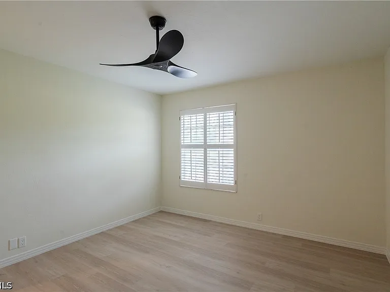 15200 Sweetwater Ct — Photo 25