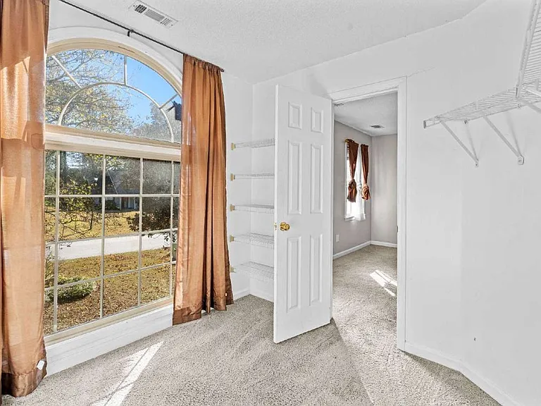 255 Woodstream Dr — Photo 8