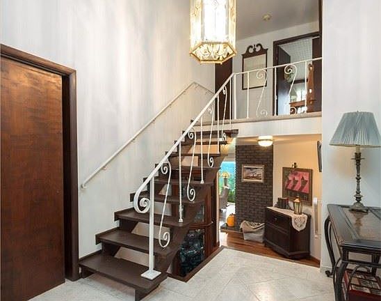 4th image of 3552 Woodcliff Ct