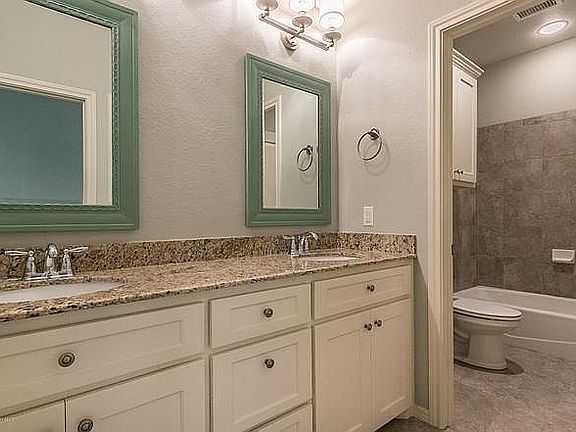 5th image of 4422 Oliver Pl