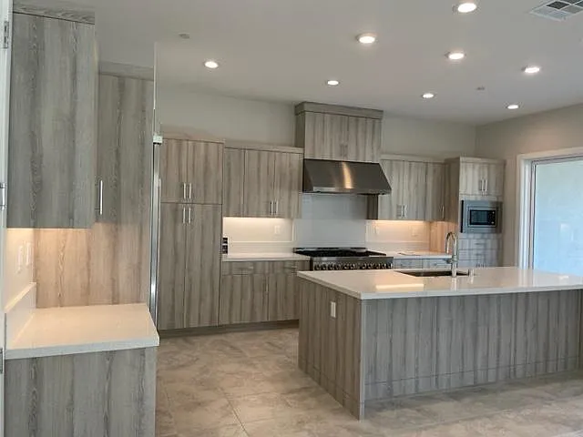 5 bed, 5.5 bath, 2968 sqft, $7,500 — Photo 2