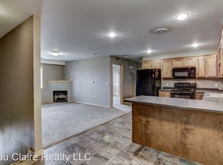 1112 Parkland Dr UNIT 4, Chippewa Falls, WI 54729