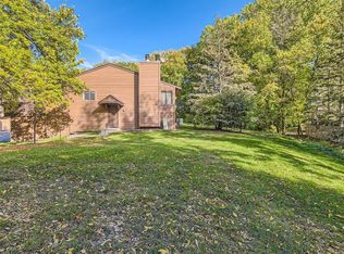 126 W Eagle Lake Dr, Maple Grove, MN 55369