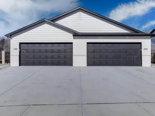 1743 Decarsky Ct, Derby, KS 67037