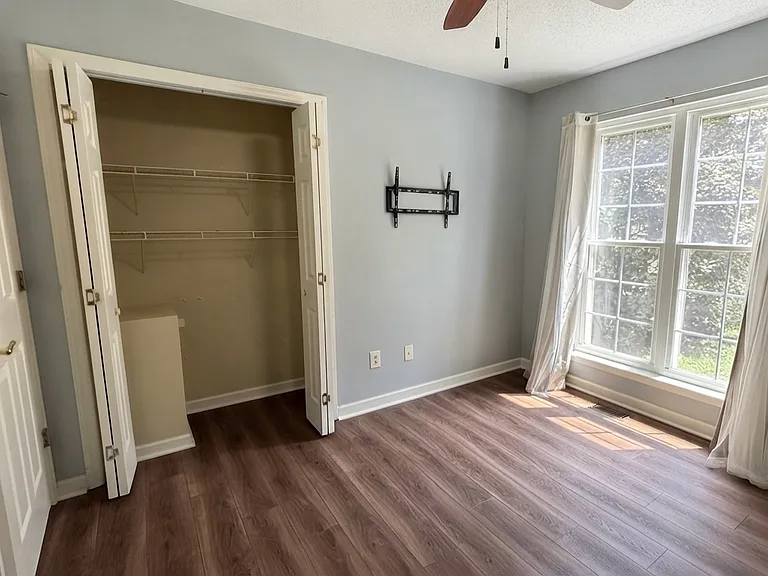 301 Round About Rd — Photo 20