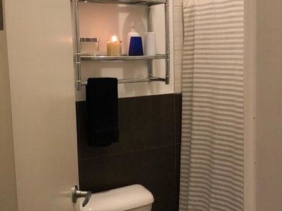3rd image of 186 Jefferson St APT 2L