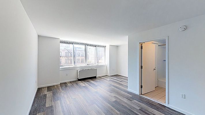 1st image of 229 Chrystie St APT 732