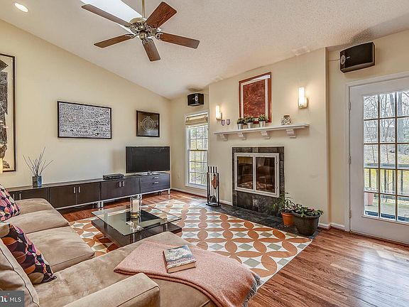 5th image of 3505 Forsythia Ln