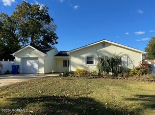 90 Bark St, Toms River, NJ 08753