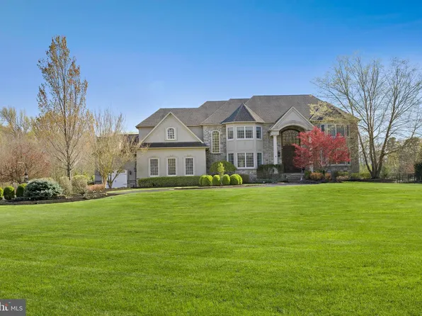 9 Cloverdale Ct, Lumberton, NJ 08048