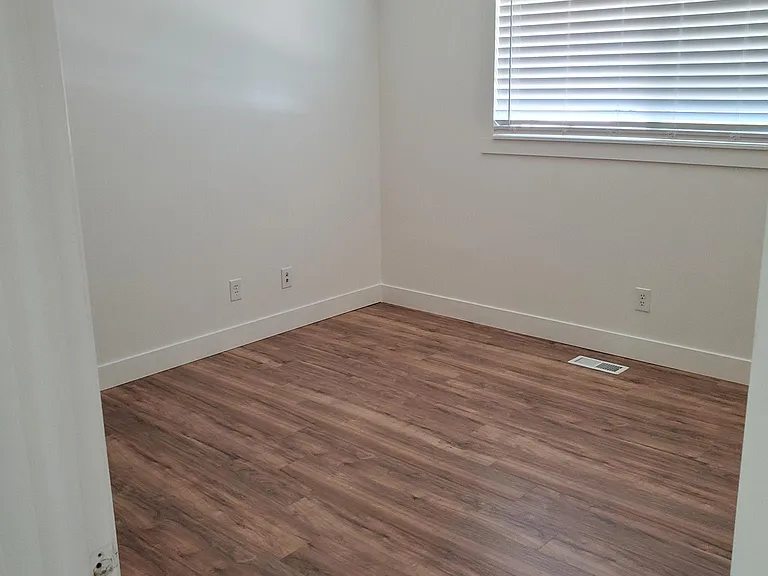 165 N 850 E — Photo 21