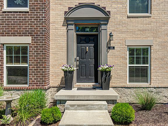 3rd image of 896 Yorkshire Ln