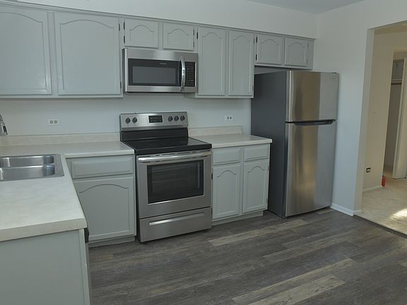 5th image of 3241 Milwaukee Ave APT 1F