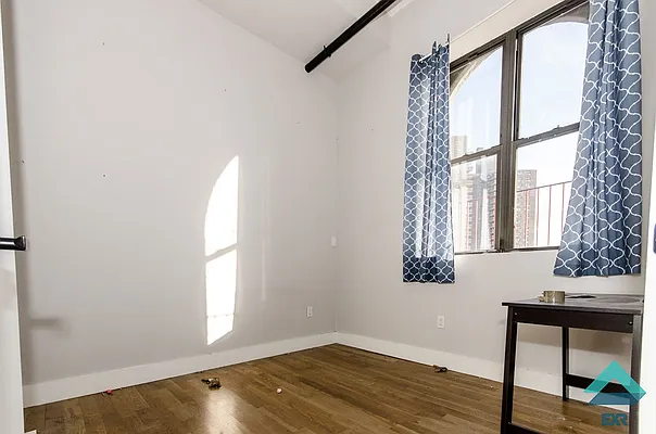 Rented by EXR | media 3