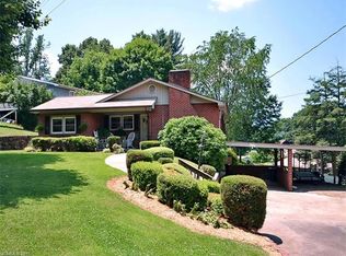 141 Henson Dr, Waynesville, NC 28786